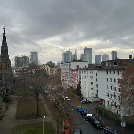 Central Private Room Near Messe